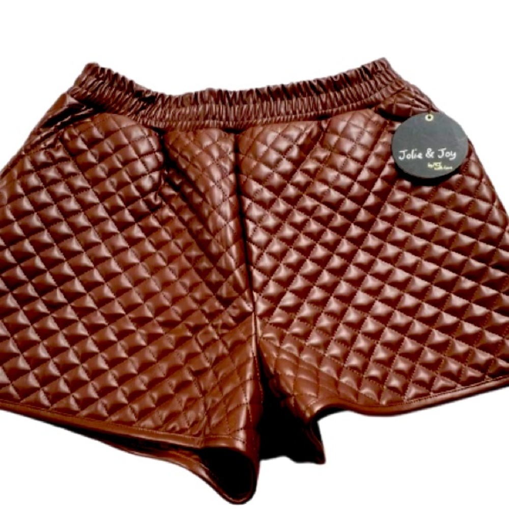 Quilted moto shorts Model is wearing size S